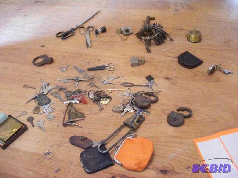 lot 226 image: Lot of Keys and Locks...