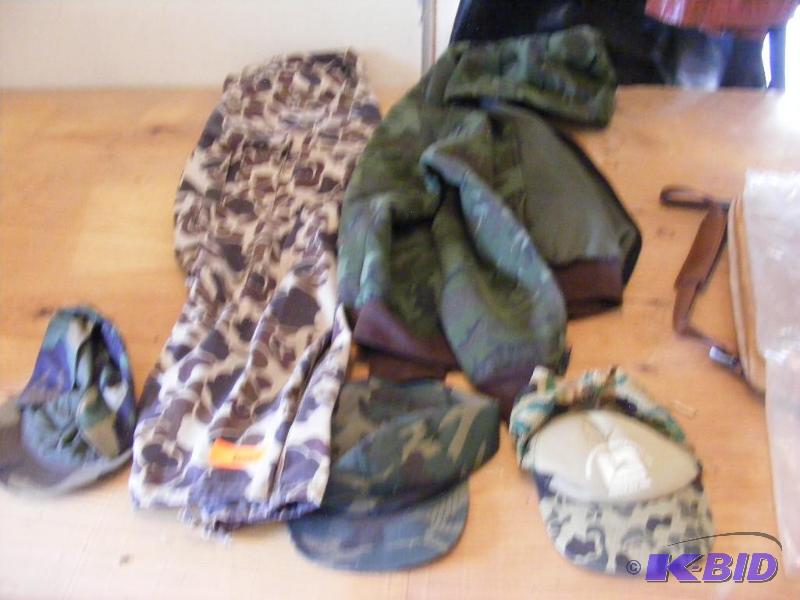 lot 251 image: Hunting Clothing, Jacket size 2XL, pants and ...