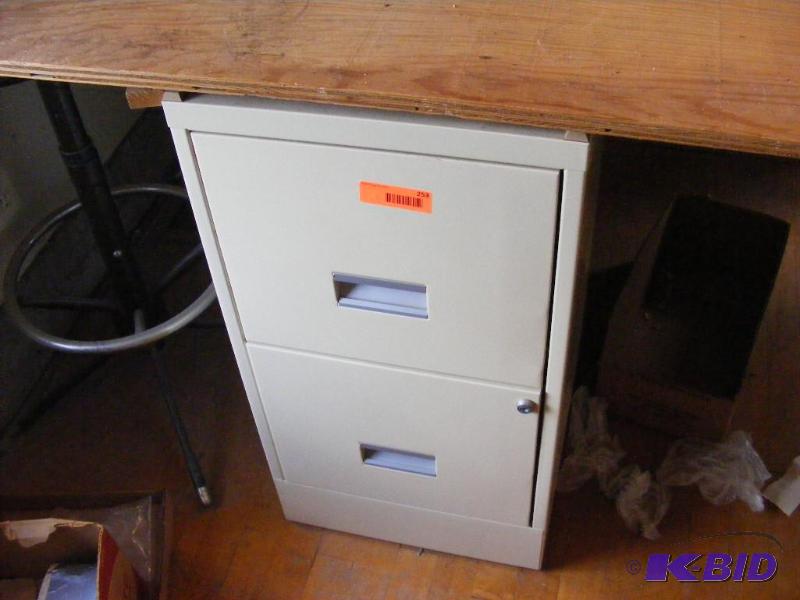 lot 253 image: Two Drawer Filing Cabinet, no key...