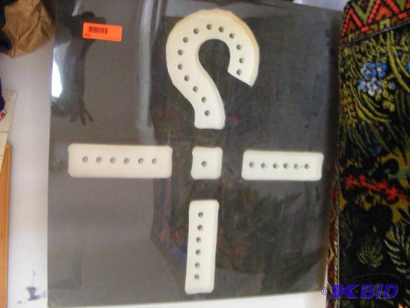 lot 260 image: Light wall hanging...
