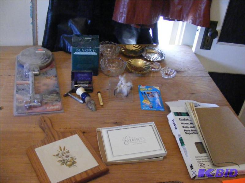 lot 293 image: Variety Lot of Misc Household, sand paper, ho...