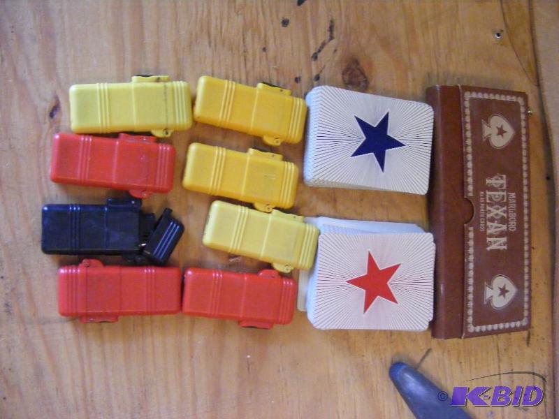 lot 294 image: Lighters, Marlboro Texan Poker Cards...