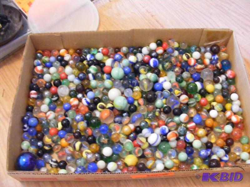 lot 309 image: Box of Marbles...