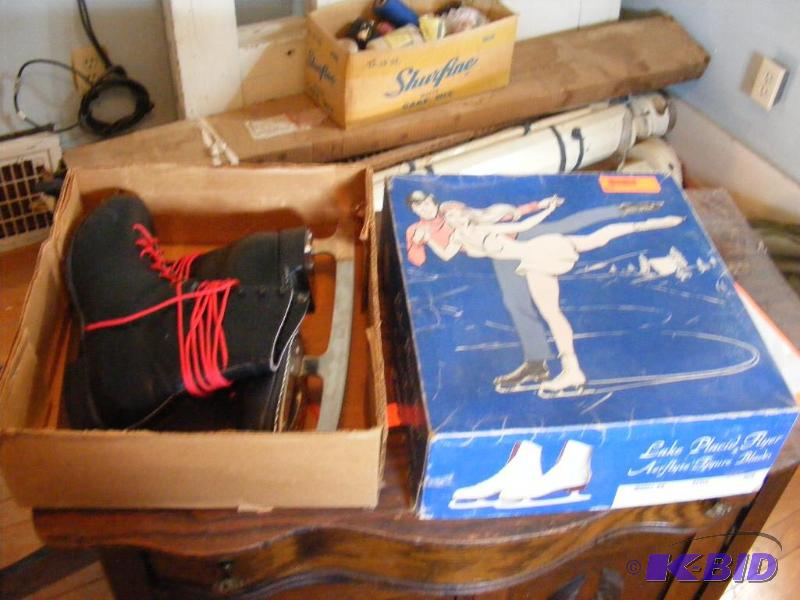 lot 315 image: Ice Skates, Lake Placid Flyer Aerflyte Figure...