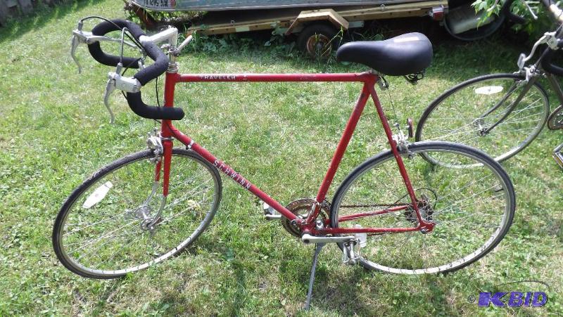 lot 319 image: Scwinn Traveler Bike...