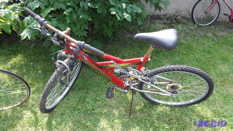 lot 322 image: Roadmaster 18 speed bike...