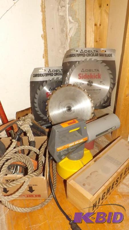 lot 328 image: Delta Circular Saw Blades, box of nails, bug ...