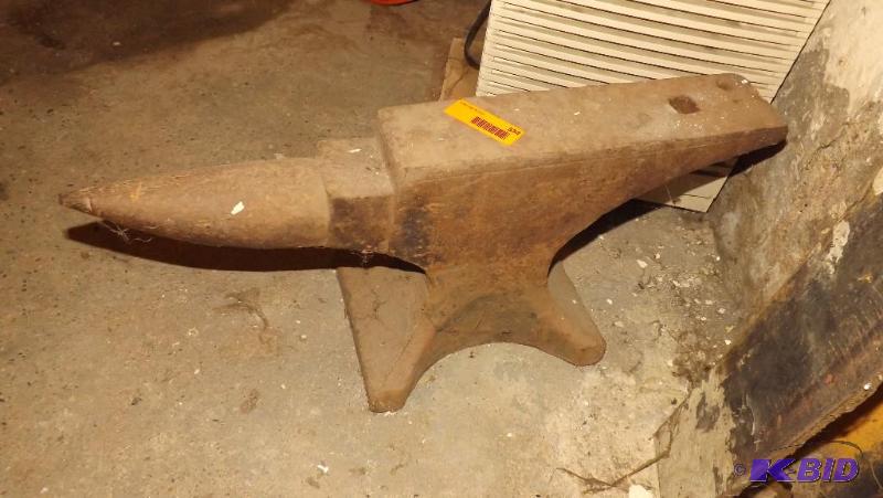 lot 334 image: Large Anvil  ...