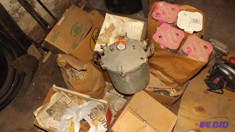 lot 336 image: Large lot of misc household items, pressure c...