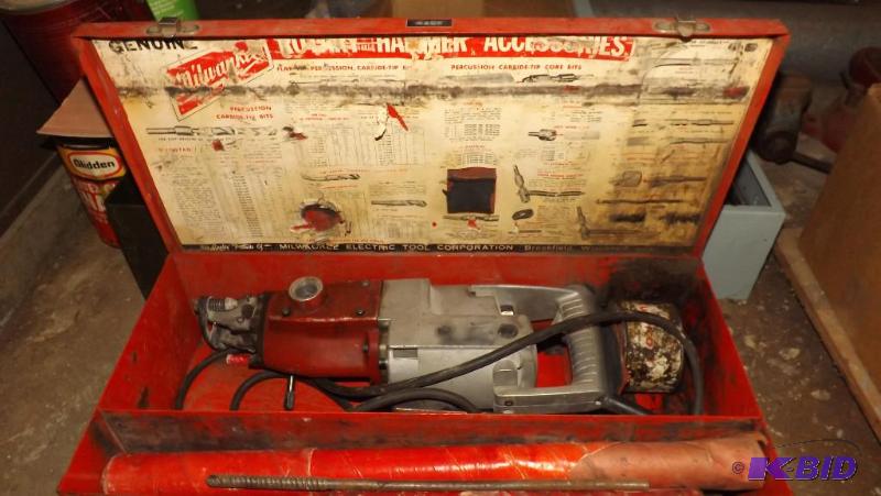 lot 346 image: Milwaukee Rotary hammer with bits. TESTED AND...