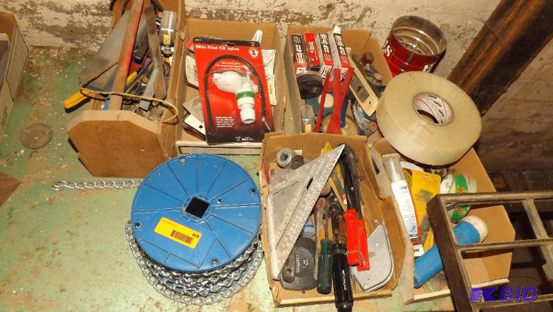 lot 369 image: Lot of misc small tool items and chain...