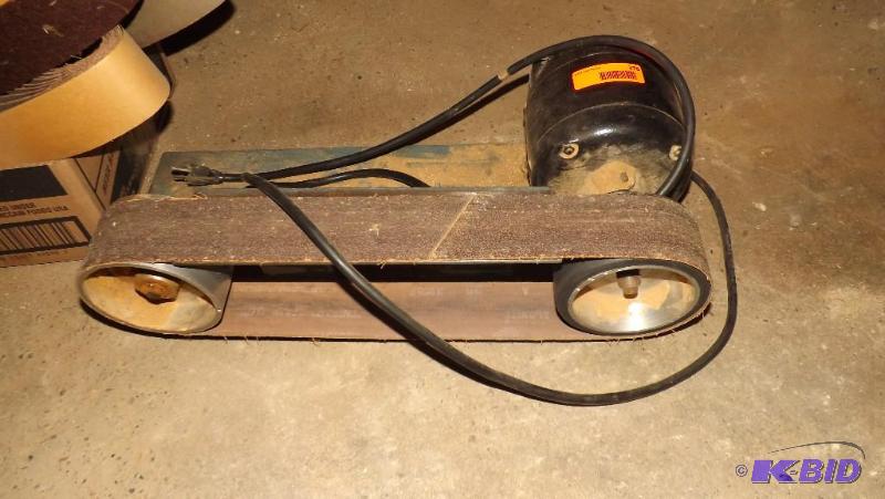 lot 376 image: Belt sander with extra belts. TESTED AND WORK...