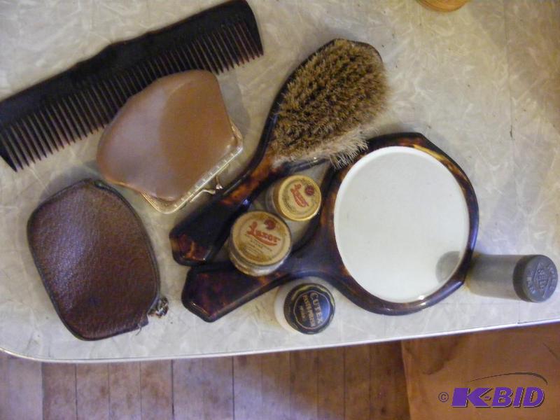lot 399 image: Old Personal Care Items