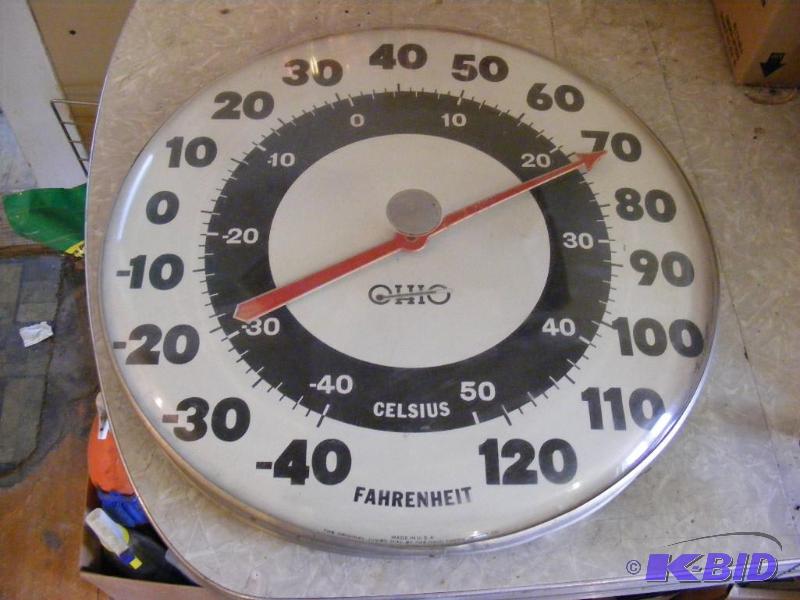 lot 412 image: Thermometer