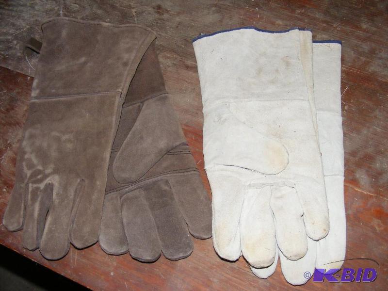 lot 426 image: Welding Gloves