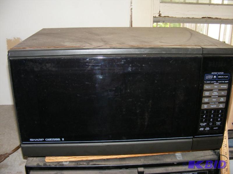lot 46 image: Sharp Microwave Oven, untested...