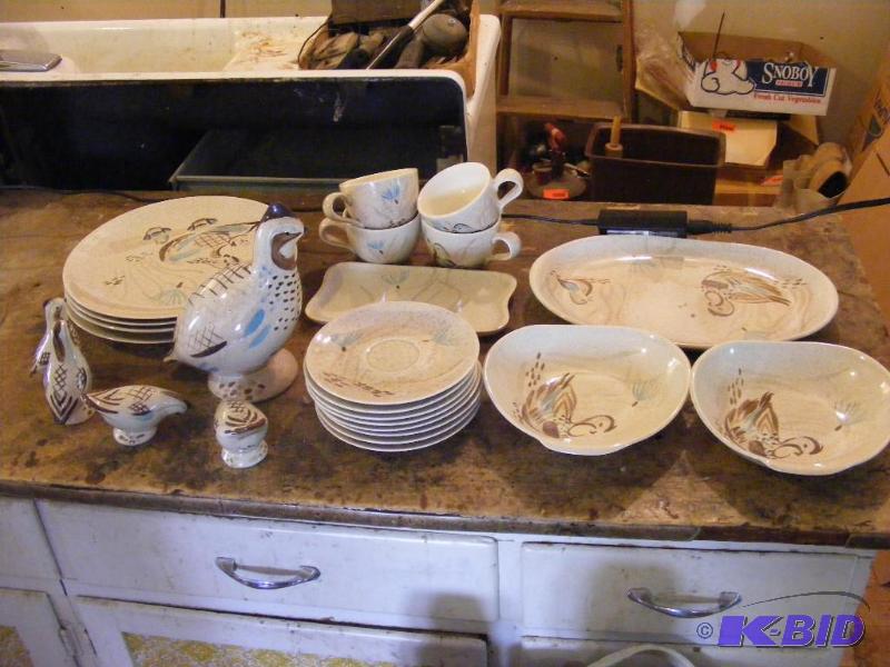 lot 52 image: 25 Red Wing Dishes, with serving platters and...
