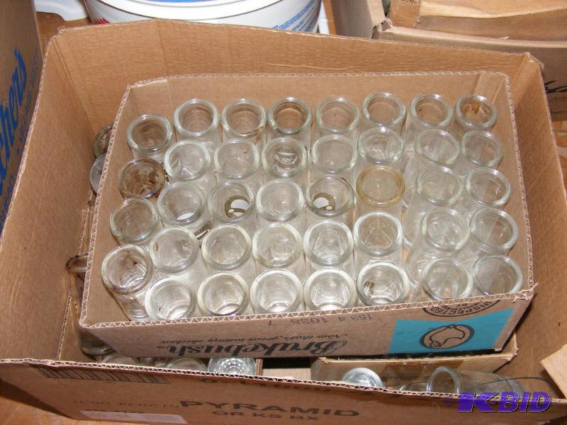 lot 78 image: Box of shot glasses...