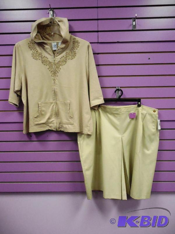Lot of 2 Hoodie Top 3X & Short (Skort) Size 28