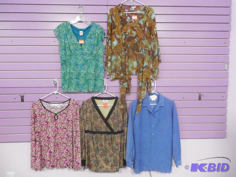 Lot of 5 Maternity Tops Size Medium