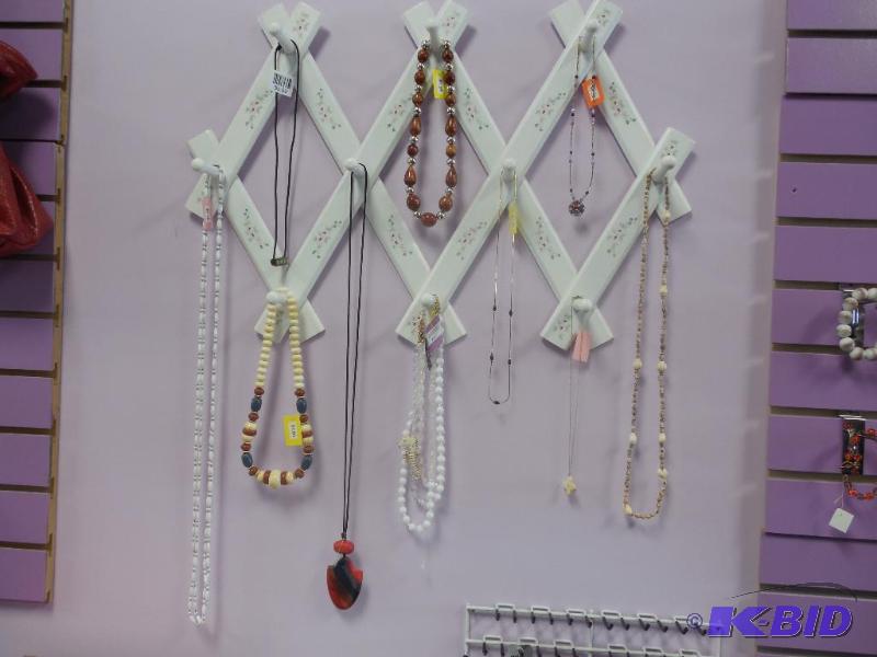 Lot of 10 Necklaces