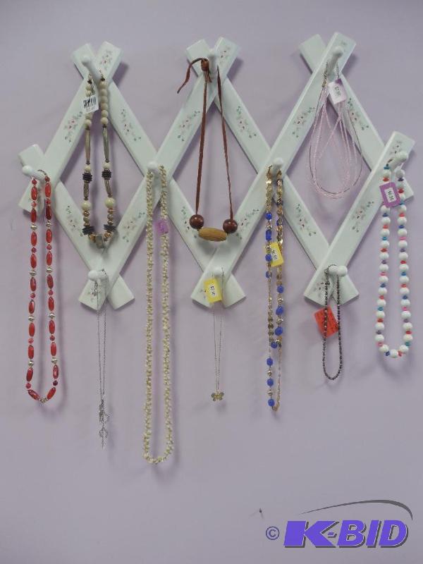 Lot of 10 Necklaces