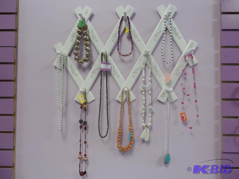 Lot of 10 Necklaces