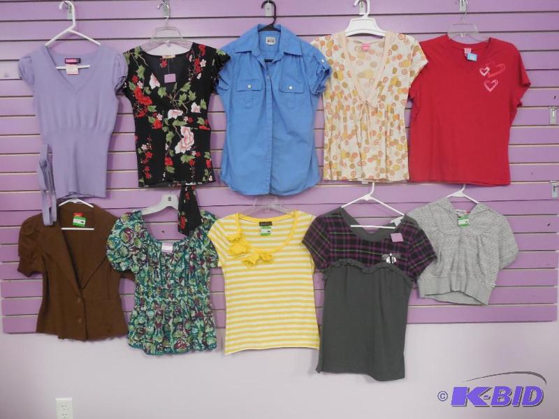 Lot of 10 Name Brand Short Sleeve Tops - Size Medium