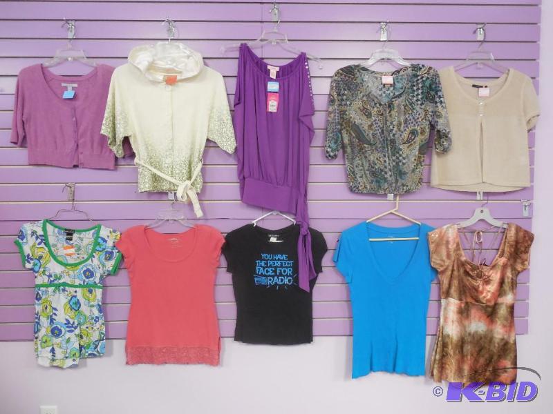 Lot of 10 Name Brand Short Sleeve Tops - Size Medium