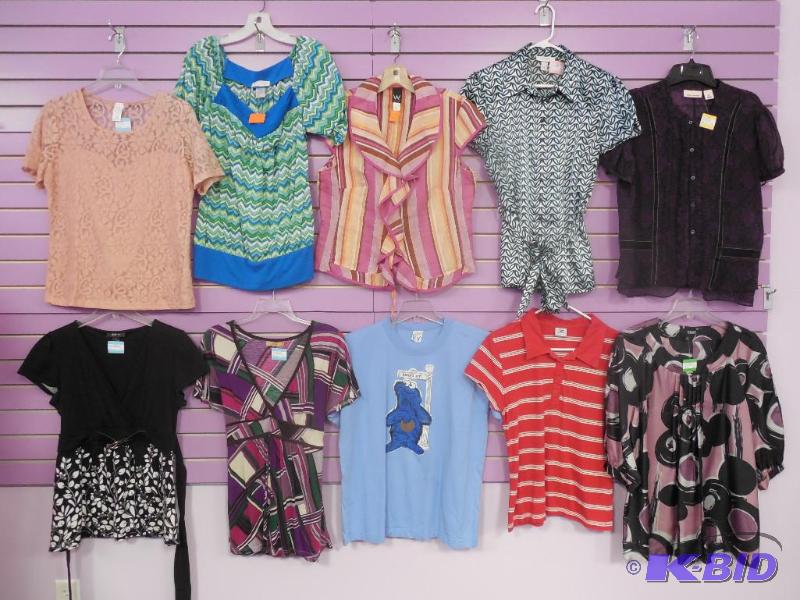 lot of 10 Name Brand Short Sleeve Tops - Size Large