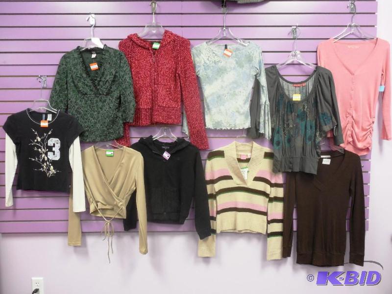 Lot of 10 Name Brand Long Sleeve Tops, Hoodies & Sweaters Size Small