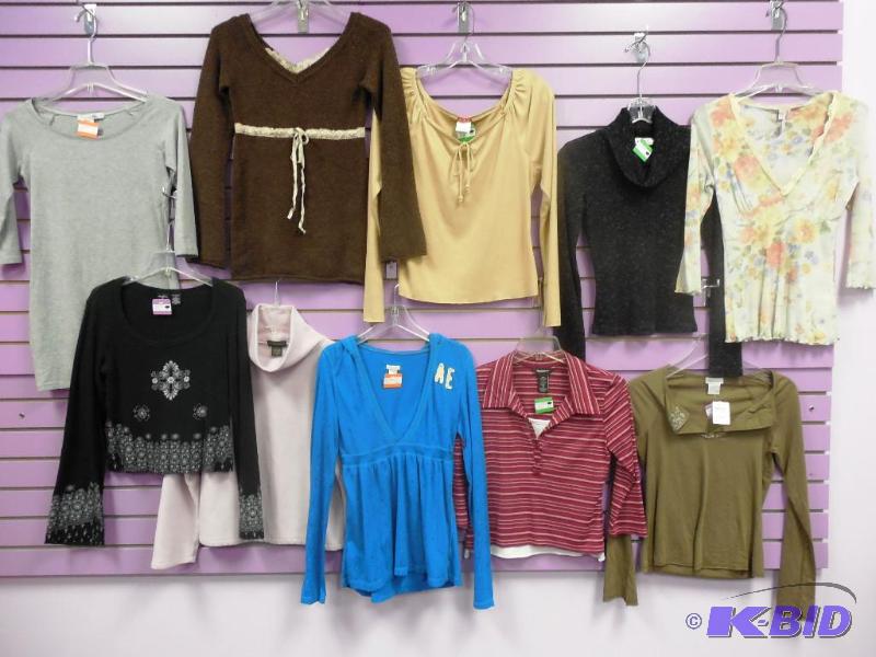 Lot of 10 Name Brand Long Sleeve Tops, Hoodies & Sweaters Size Small