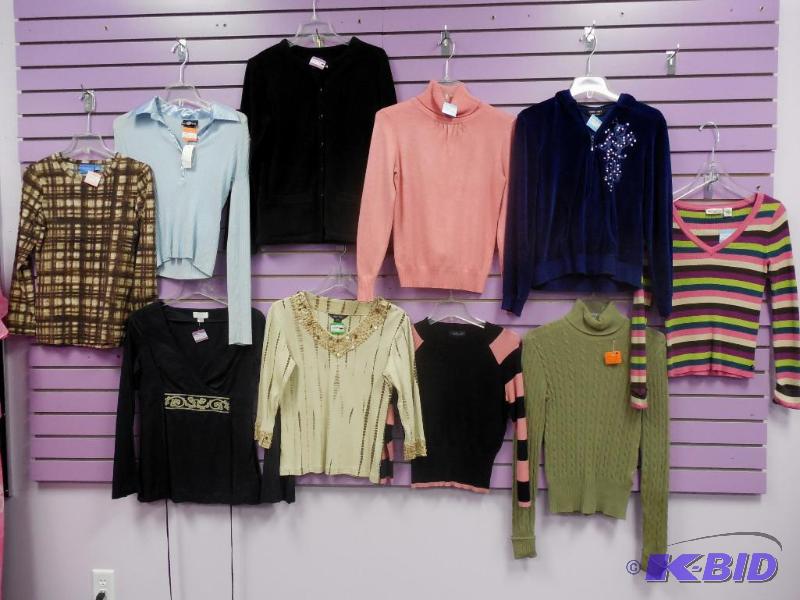 Lot of 10 Name Brand Long Sleeve Tops, Hoodies & Sweaters Size Small