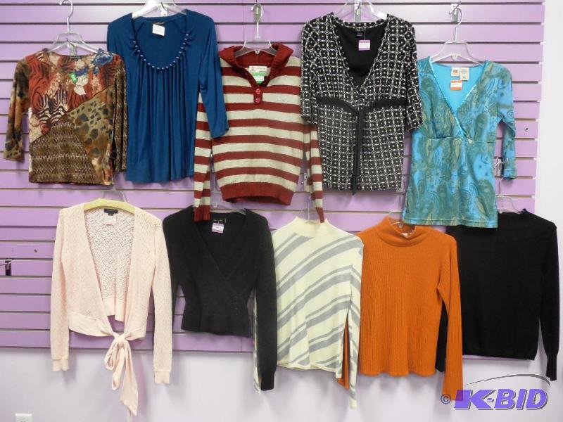 Lot of 10 Name Brand Long Sleeve Tops, Hoodies & Sweaters Size Small