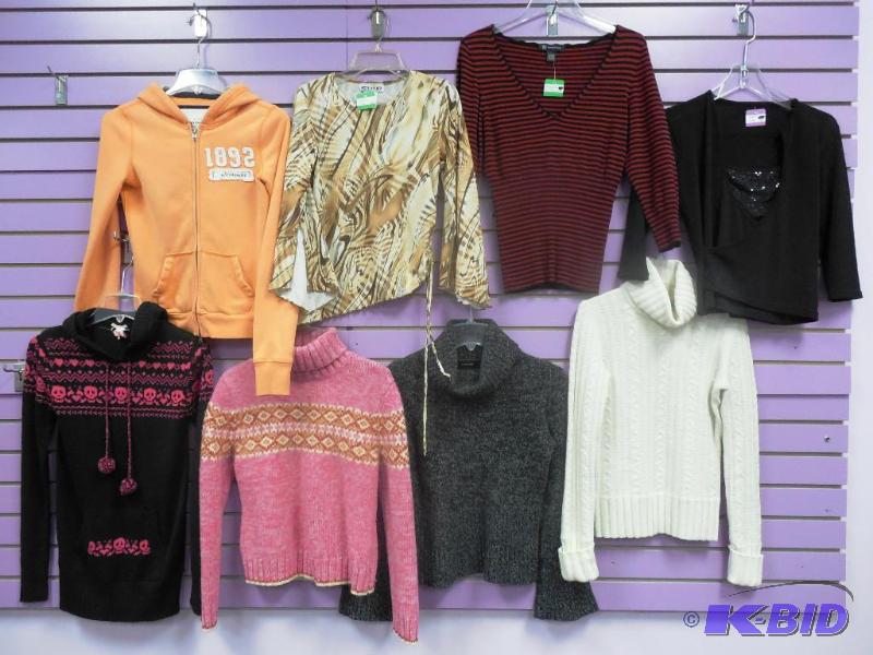 Lot of 8 Name Brand Long Sleeve Tops & Sweaters & Hoodies Size Junior Large  Adult Small