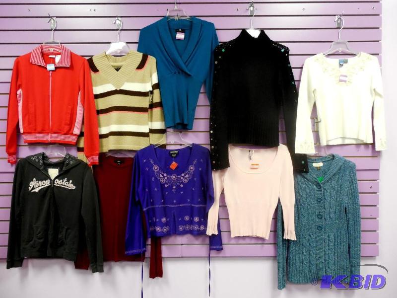 Lot of 10 Name Brand Long Sleeve Tops & Sweaters & Hoodies Size Medium