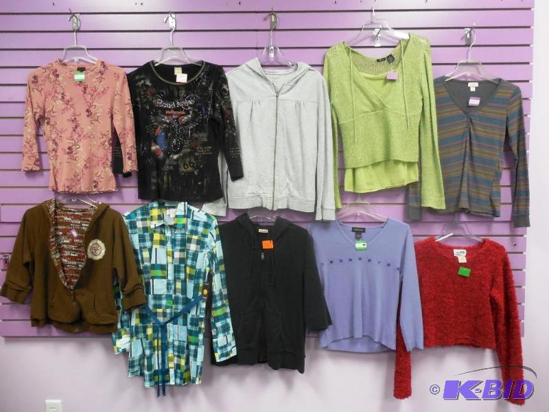 Lot of 10 Name Brand Long Sleeve Tops & Sweaters & Hoodies Size Medium