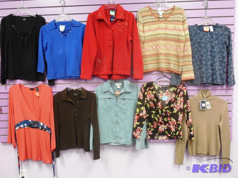 Lot of 10 Name Brand Long Sleeve Tops & Sweaters & Hoodies Size Medium