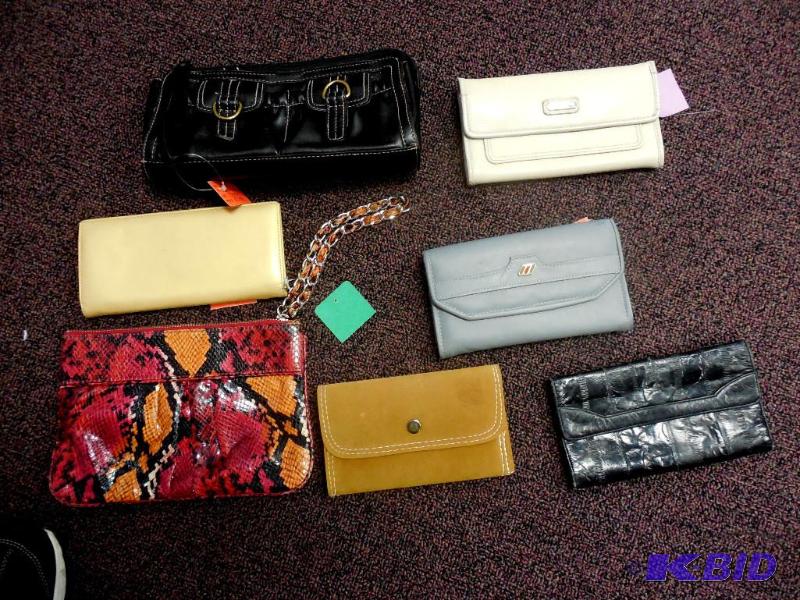 Lot 7 Name Brand Wallet  Clutches