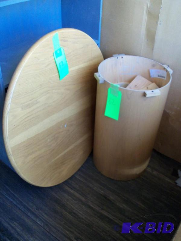 SMALL ROUND TABLE WITH BASE...