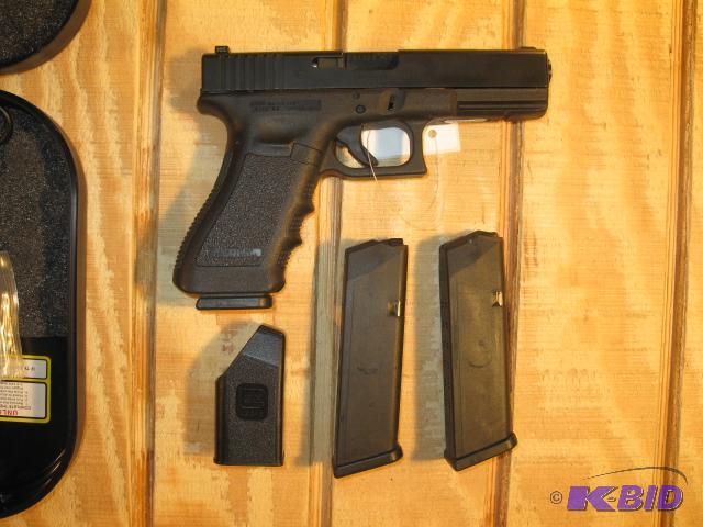 Glock G22C Gen 3, .40 cal compensated with 3 ...