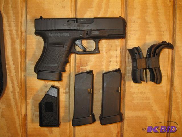 Glock G30 Gen 4, .45 ACP, 3 - 10 round mags, ...