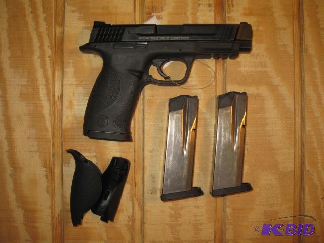Smith and Wesson MP 45, .45 ACP with 3 - 10 r...