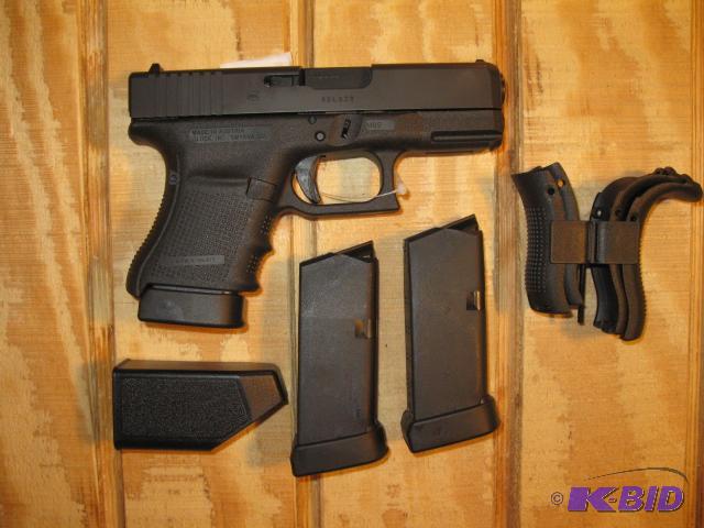 lot 20 image: Glock G30 Gen 4, .45 ACP, 3 - 10 round mags, ...