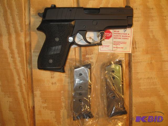 lot 25 image: Sig Sauer P245, .45 ACP with 3 mags, case. Lo...