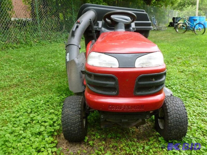 Craftsman DLT 3000 Riding Lawn Mower, Comes W... Manannah 111