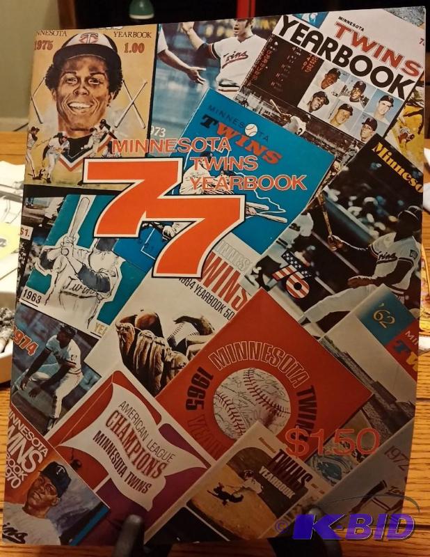 1977 Minnesota Twins Baseball Yearbook magazi...