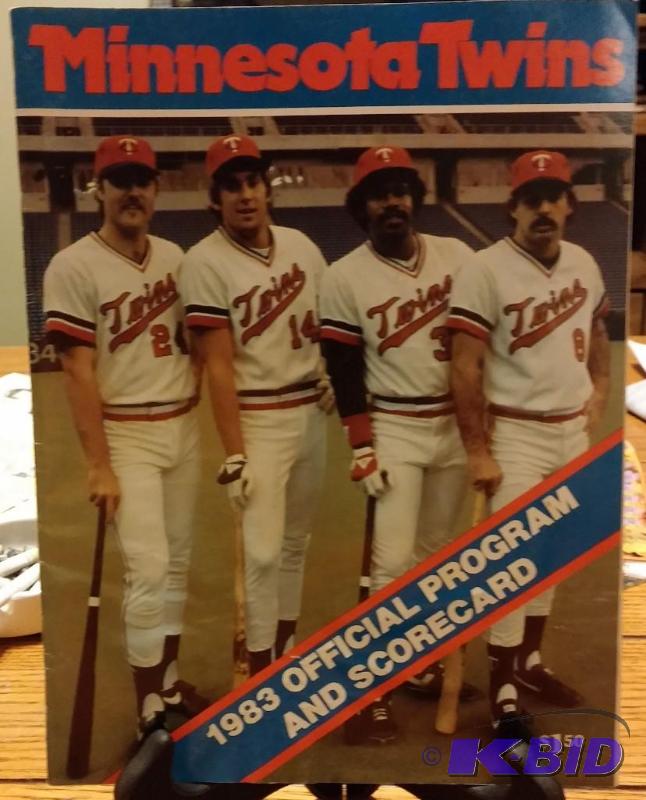 1983 Minnesota Twins Program Score Card magaz...