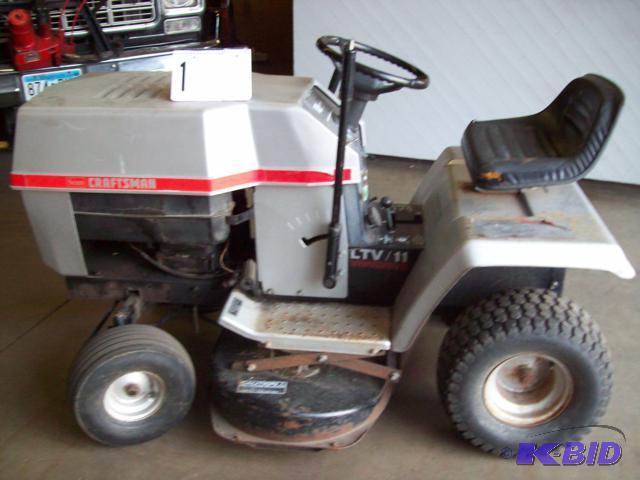 lot 1 image: Craftsman LTV11 Lawn Tractor