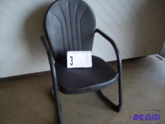 lot 3 image: Vintage Style Metal Lawn or Patio Chair